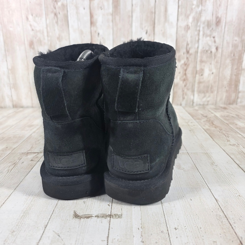 UGG Classic Mini II Black Suede‎ Sheepskin Ankle Boots 1016222 Womens 8 - Picture 3 of 8